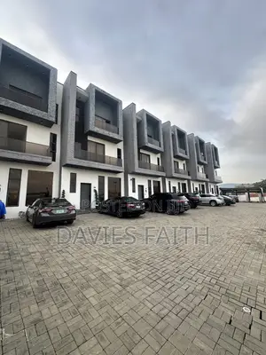 4bdrm Townhouse/Terrace in Jahi for sale