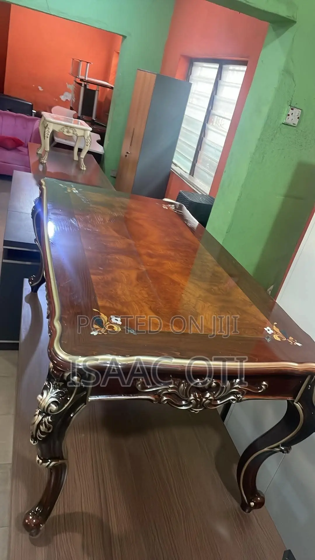 Royal Center Table
