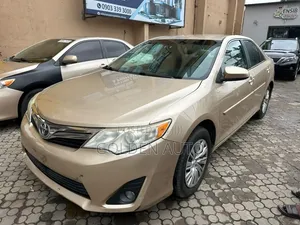 Toyota Camry 2012 Gold