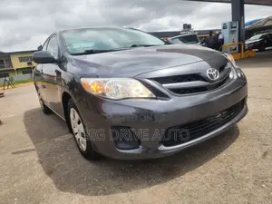 Toyota Corolla LE 4dr Sedan (1.8L 4cyl 4A) 2013 Gray