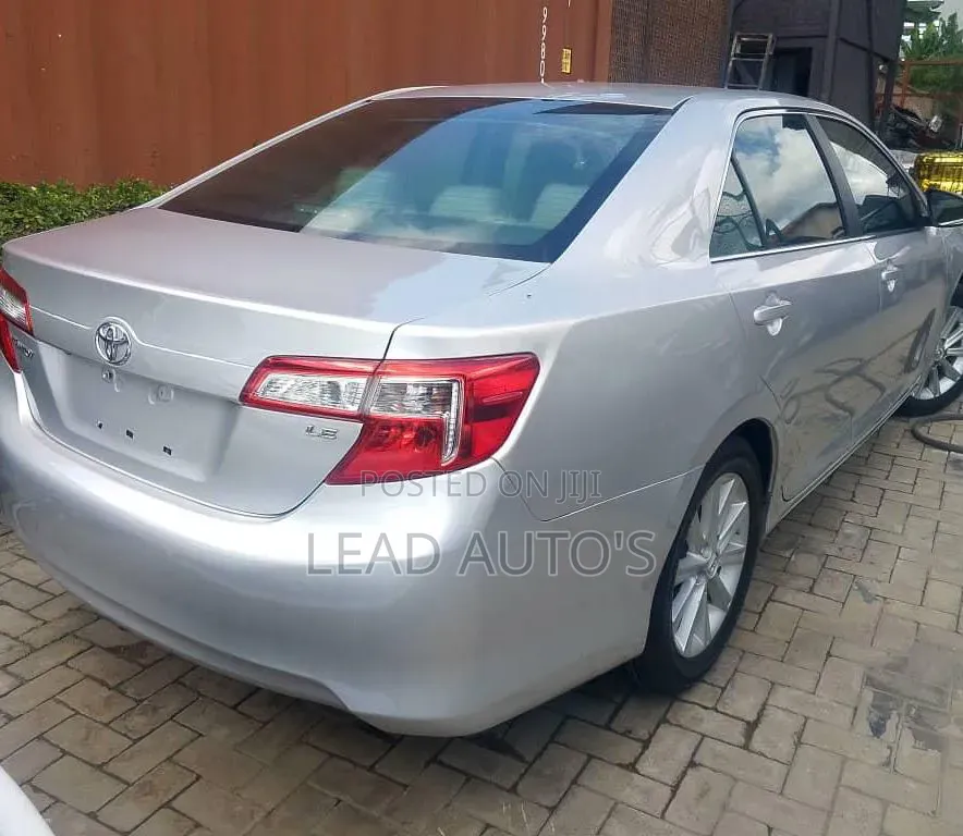 Toyota Camry 2014 Silver