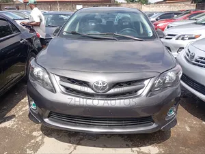 Toyota Corolla S 4dr Sedan (1.8L 4cyl 4A) 2013 Gray