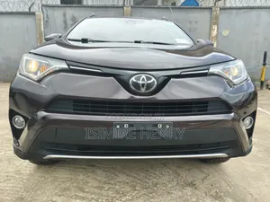 Toyota RAV4 XLE 4dr SUV AWD (2.5L 4cyl 6A) 2018 Maroon