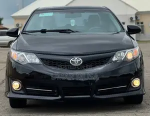 Toyota Camry SE 4dr Sedan (2.5L 4cyl 6A) 2013 Black