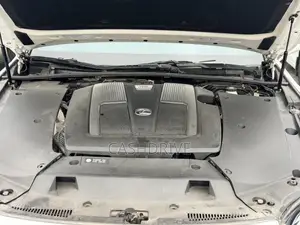 Lexus LS 2022 White