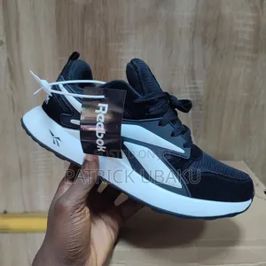 Reebok Sneaker ( Black and White)