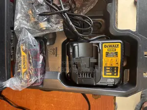 Dewalt 20v Cordless Drill / Compact Hammer Drill and Driver