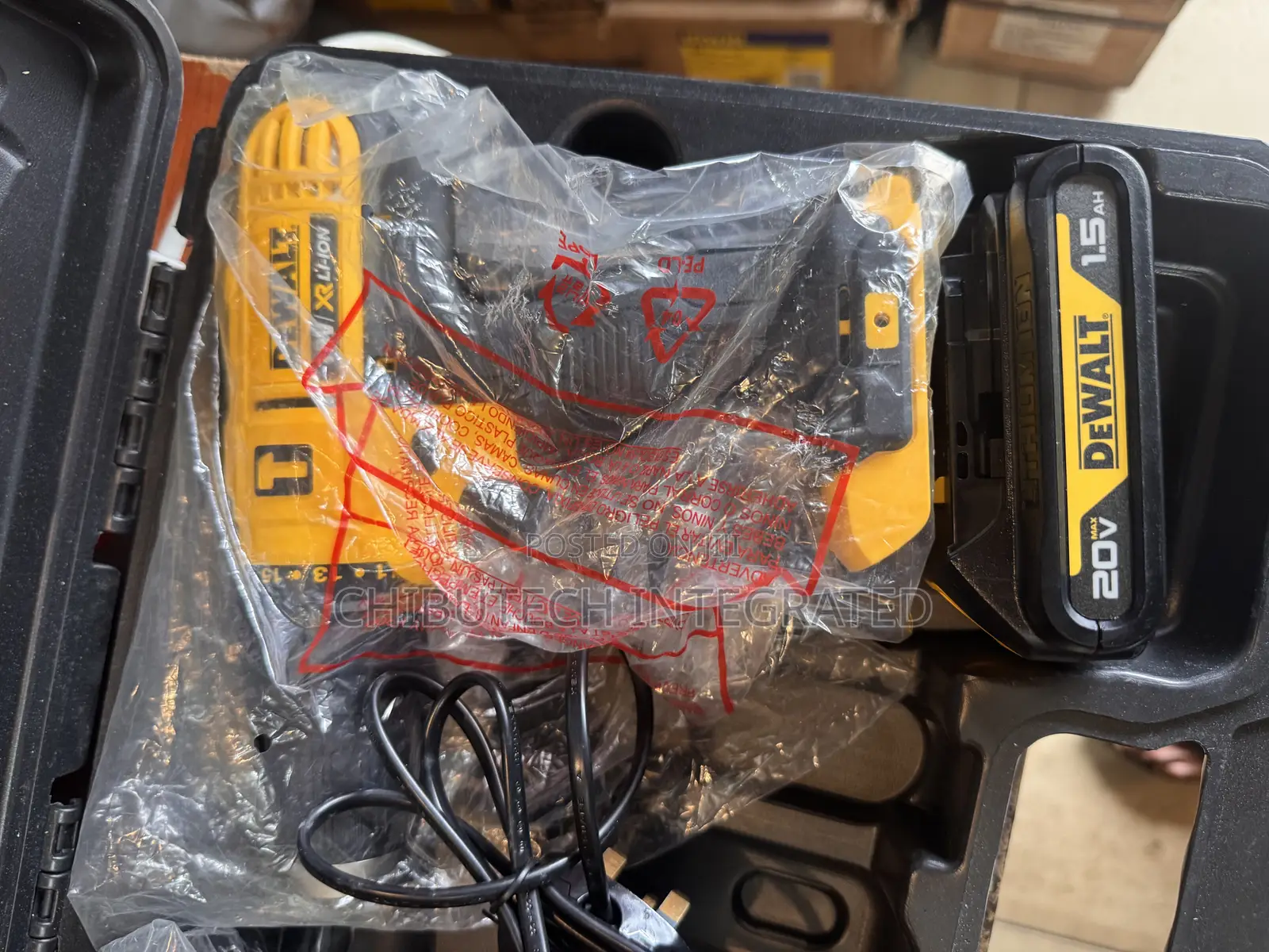 Dewalt 20v Cordless Drill / Compact Hammer Drill and Driver