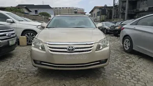 Toyota Avalon XLS Sedan FWD (3.5L 6cyl 6A) 2008 Gold