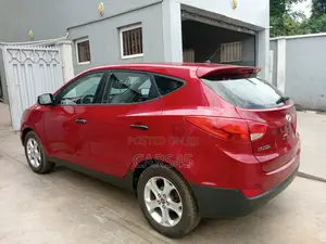 Hyundai Tucson 2013 Red
