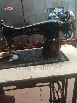 Neatly Used Sewing Machine Singer