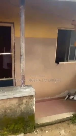 3bdrm Bungalow in Olanukan Estate, Isawo for sale
