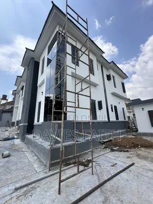 2bdrm Block of Flats in 64 Crescent, Gwarinpa for rent