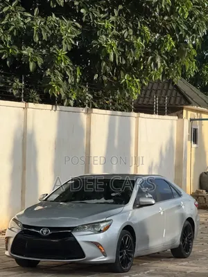 Toyota Camry SE 4dr Sedan (2.5L 4cyl 6A) 2017 Silver