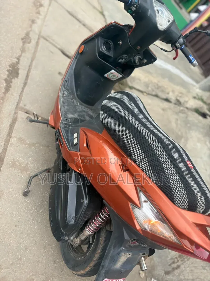 Kymco 2018 Orange