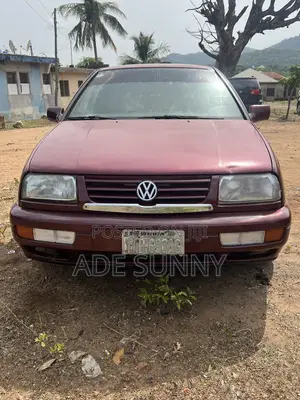 Volkswagen Vento 1995 Maroon