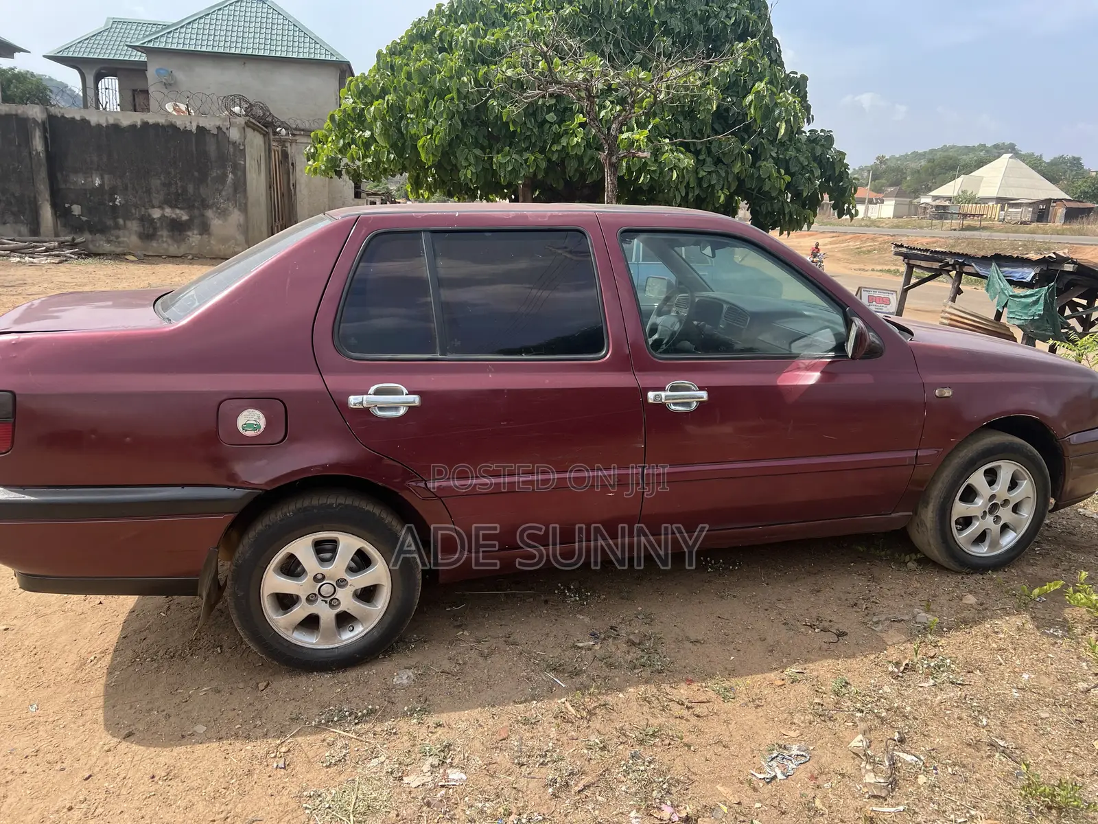 Volkswagen Vento 1995 Maroon