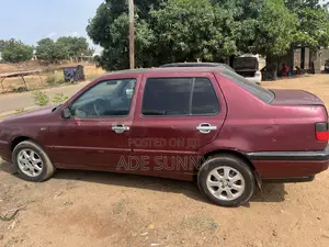 Volkswagen Vento 1995 Maroon