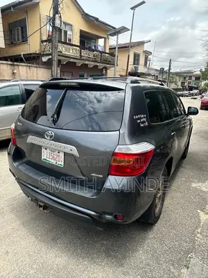 Toyota Highlander SE 2010 Gray