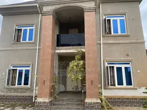 6bdrm Duplex in Broadview Estate Idu for rent