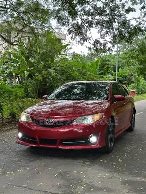 Toyota Camry SE V6 4dr Sedan (3.5L 6cyl 6A) 2013 Red