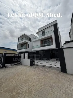 5bdrm Duplex in Chevron for sale
