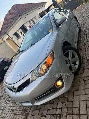 Toyota Camry 2014 Silver