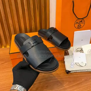 *HERMEŚ Jaures Sandal in Étoupe Green Black Now Available