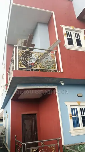 4bdrm Block of Flats in Obafemi-Owode for sale