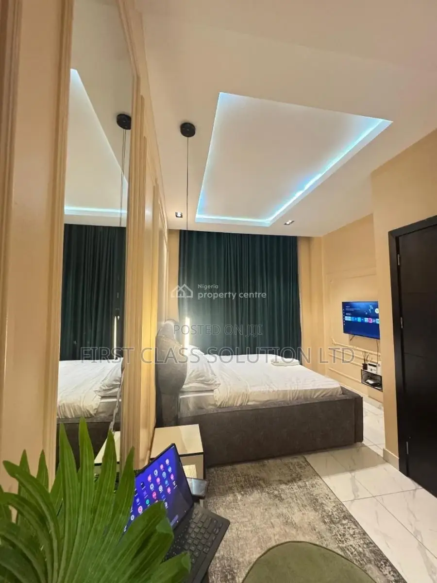 Beautiful 1 Bedroom Duplex Available