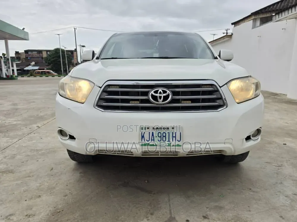 Toyota Highlander Limited 2010 White