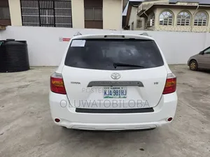 Toyota Highlander Limited 2010 White