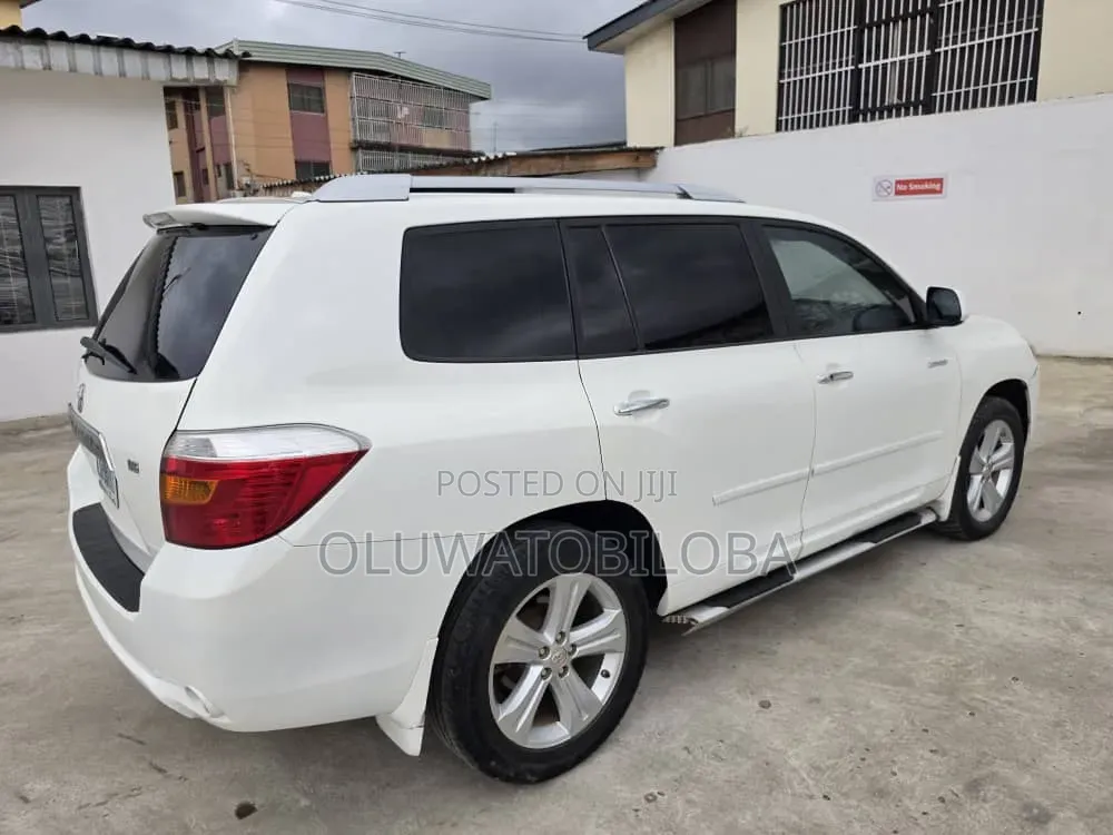 Toyota Highlander Limited 2010 White