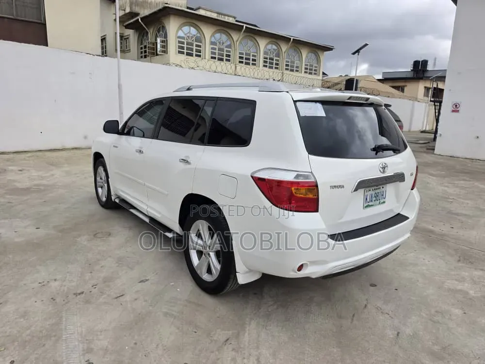 Toyota Highlander Limited 2010 White