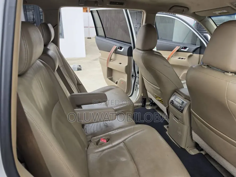 Toyota Highlander Limited 2010 White