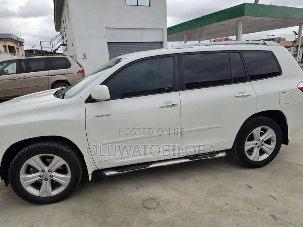Toyota Highlander Limited 2010 White