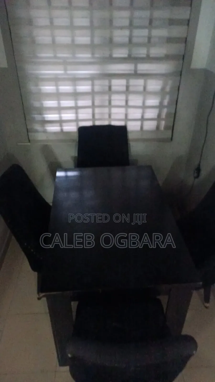 Quality 4 Seater Dinning Table