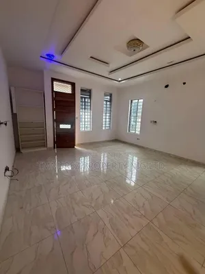 Studio Apartment in Chevron for rent