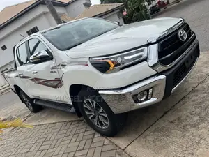 Toyota Hilux 2020 White