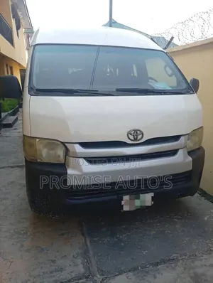 Toyota HiAce 2013 White