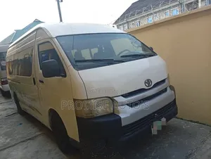Toyota HiAce 2013 White