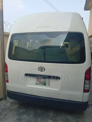 Toyota HiAce 2013 White