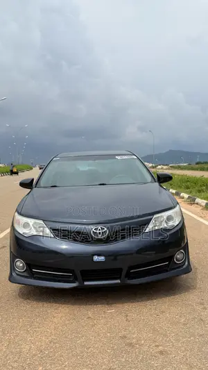 Toyota Camry SE 4dr Sedan (2.5L 4cyl 6A) 2014 Blue