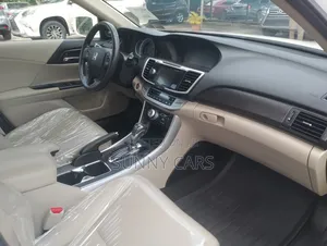 Honda Accord Touring 4dr Sedan FWD (3.5L 6cyl 6A) 2013 White