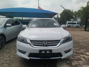 Honda Accord Touring 4dr Sedan FWD (3.5L 6cyl 6A) 2013 White