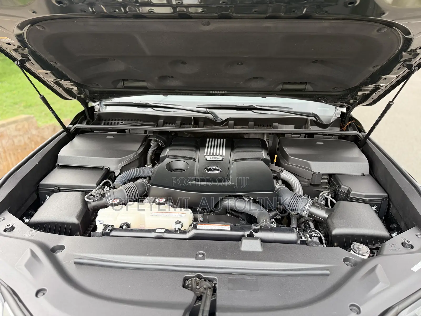 Lexus LX 600 2022 Green