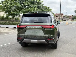 Lexus LX 600 2022 Green