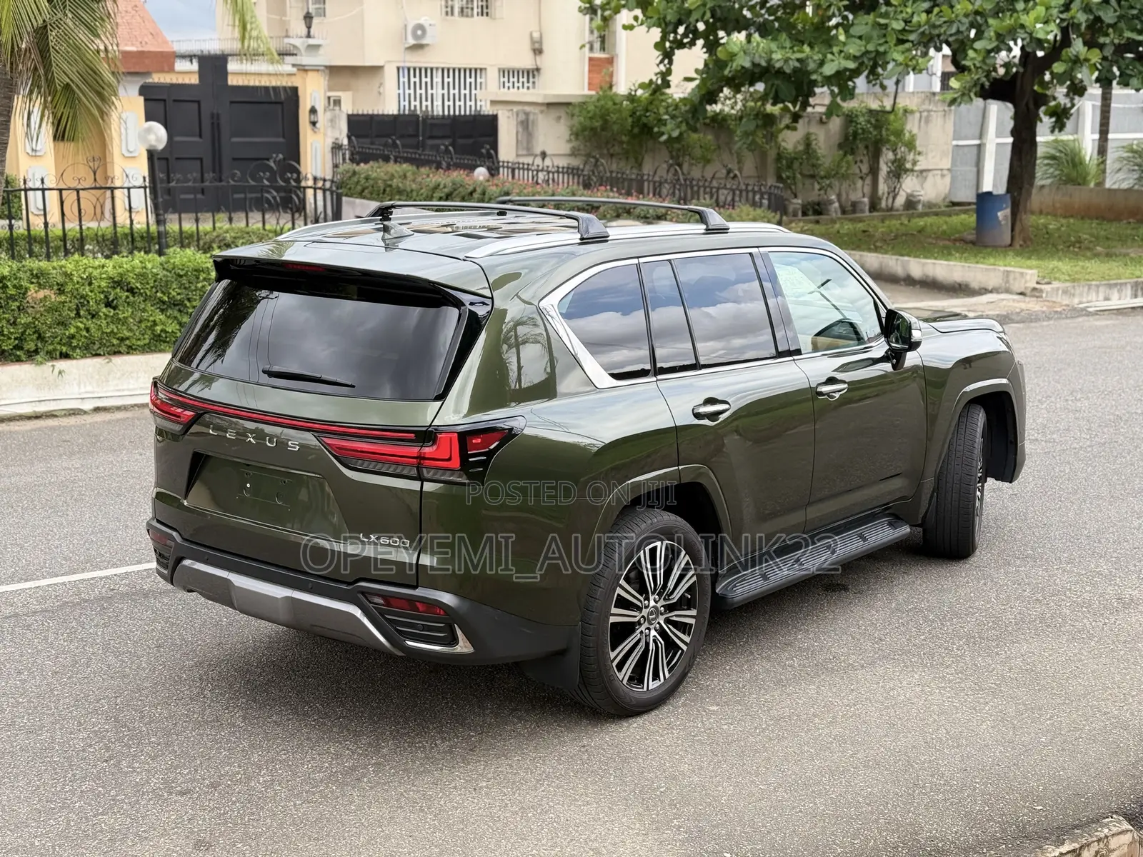 Lexus LX 600 2022 Green