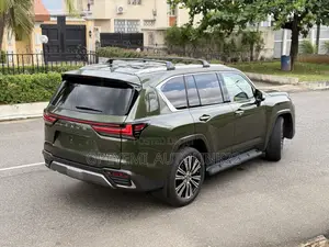 Lexus LX 600 2022 Green