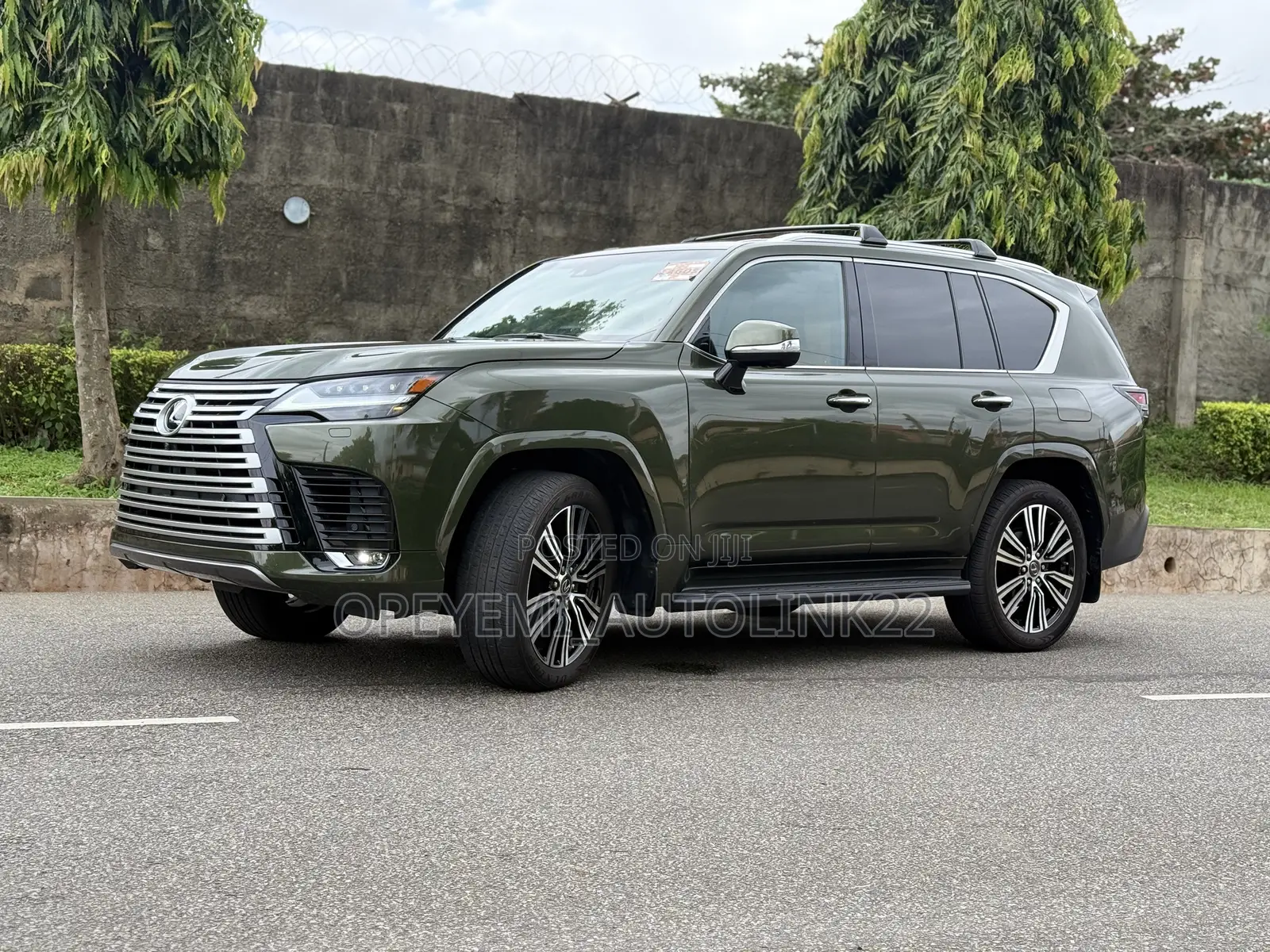 Lexus LX 600 2022 Green